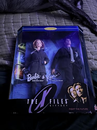 Amazon.co.jp: The X-Files Barbie & Ken Giftset by Fight the Future